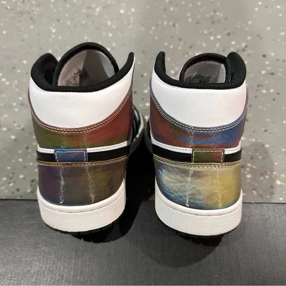 Air Jordan 1 Mid SE ‘Heat Reactive - Color Change’